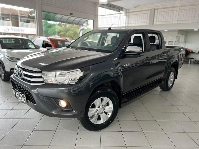 //www.autoline.com.br/carro/toyota/hilux-27-cd-srv-16v-flex-4p-automatico/2018/papanduva-sc/24158879