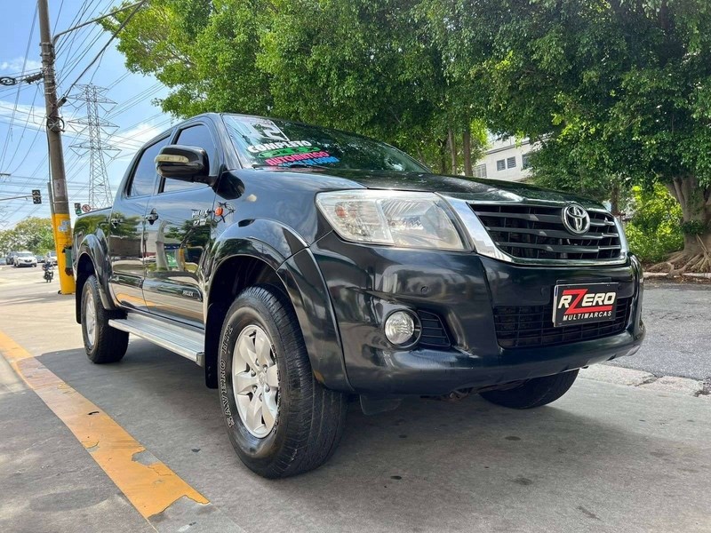 //www.autoline.com.br/carro/toyota/hilux-27-cd-sr-16v-flex-4p-automatico/2012/sao-paulo-sp/24288728