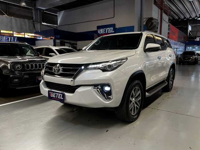 //www.autoline.com.br/carro/toyota/hilux-28-cd-srx-16v-diesel-4p-4x4-turbo-automatico/2020/varzea-grande-mt/24299701
