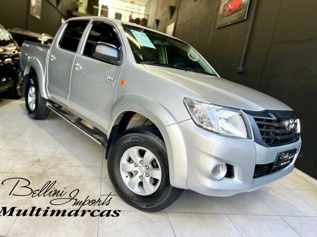 //www.autoline.com.br/carro/toyota/hilux-27-cd-sr-16v-flex-4p-automatico/2013/sao-paulo-sp/24312221