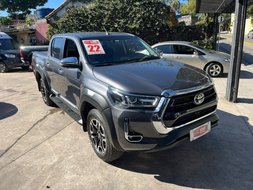 //www.autoline.com.br/carro/toyota/hilux-28-cd-srx-limited-16v-diesel-4p-4x4-turbo-aut/2022/taboao-da-serra-sp/24313030