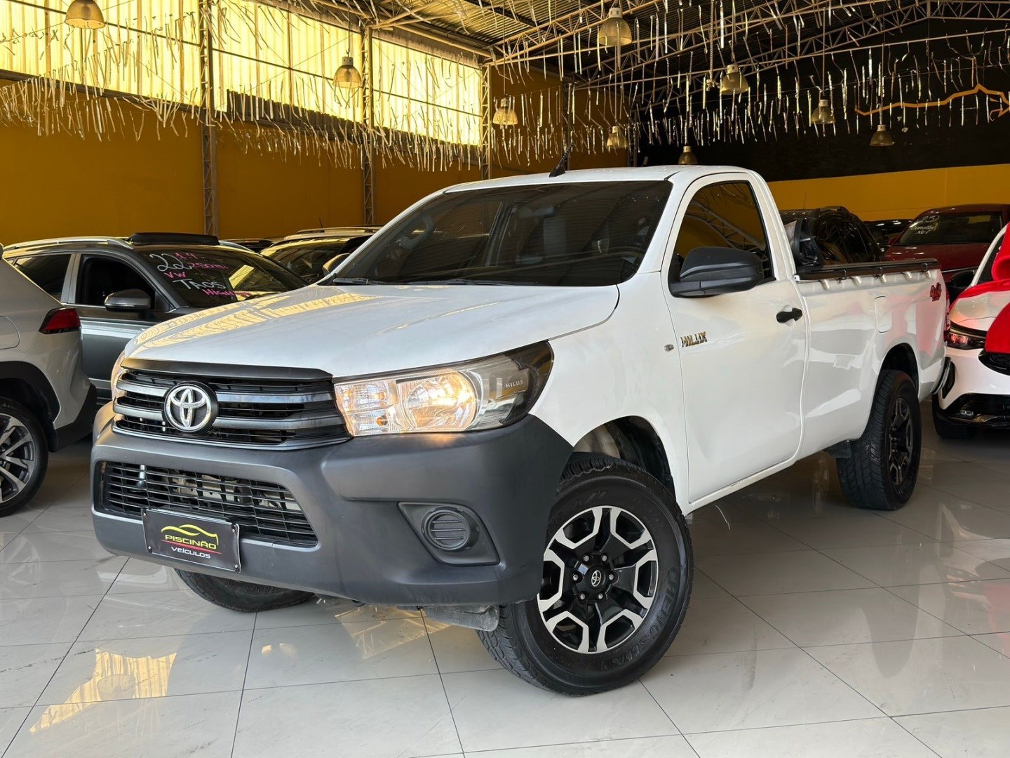 //www.autoline.com.br/carro/toyota/hilux-28-cs-16v-diesel-2p-4x4-turbo-manual/2019/embu-das-artes-sp/24323352