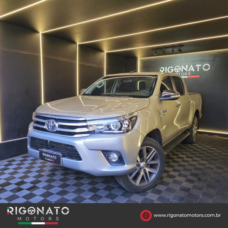 //www.autoline.com.br/carro/toyota/hilux-27-cd-srv-16v-flex-4p-automatico/2017/uberlandia-mg/24345701