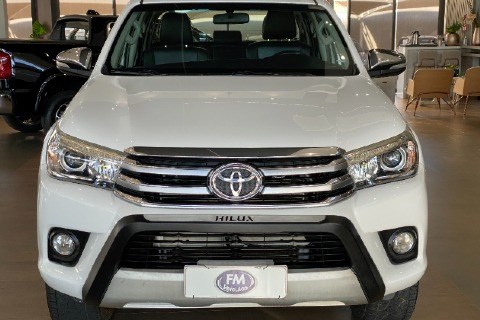 //www.autoline.com.br/carro/toyota/hilux-28-cd-srx-16v-diesel-4p-4x4-turbo-automatico/2017/tres-lagoas-ms/24460924