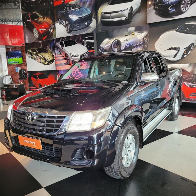 //www.autoline.com.br/carro/toyota/hilux-30-cd-srv-16v-diesel-4p-4x4-turbo-automatico/2013/cotia-sp/24477771