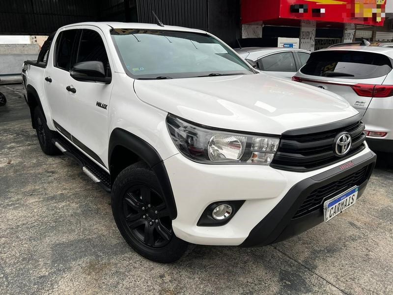 //www.autoline.com.br/carro/toyota/hilux-28-cd-sr-challenge-16v-diesel-4p-4x4-turbo-au/2018/goiania-go/24537672