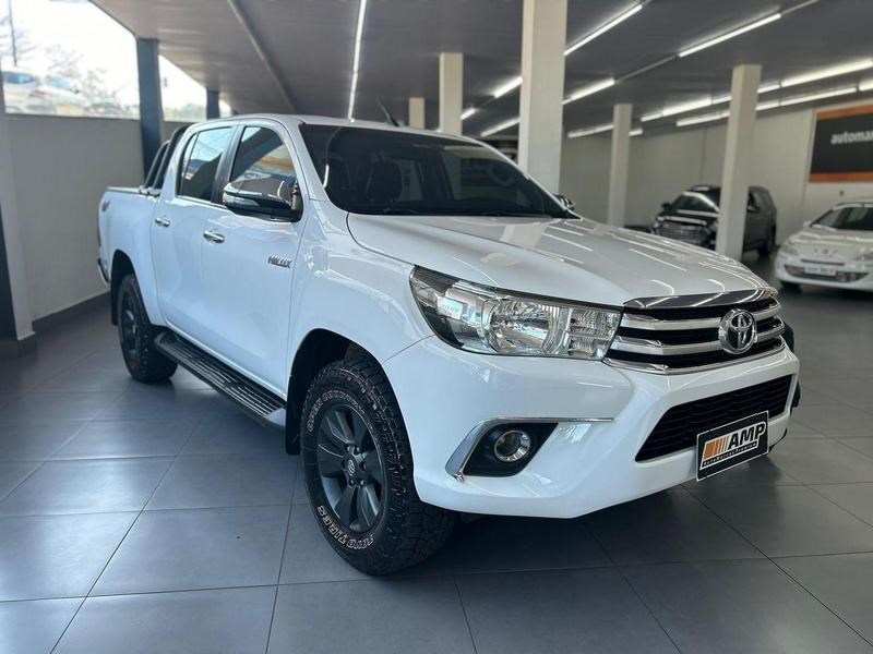 //www.autoline.com.br/carro/toyota/hilux-28-cd-srv-16v-diesel-4p-4x4-turbo-automatico/2017/cascavel-pr/24553771