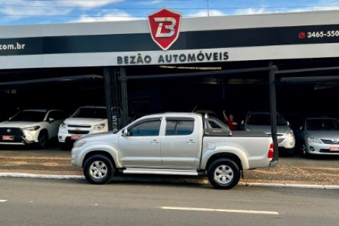 //www.autoline.com.br/carro/toyota/hilux-27-cd-sr-16v-flex-4p-automatico/2012/americana-sp/24599314