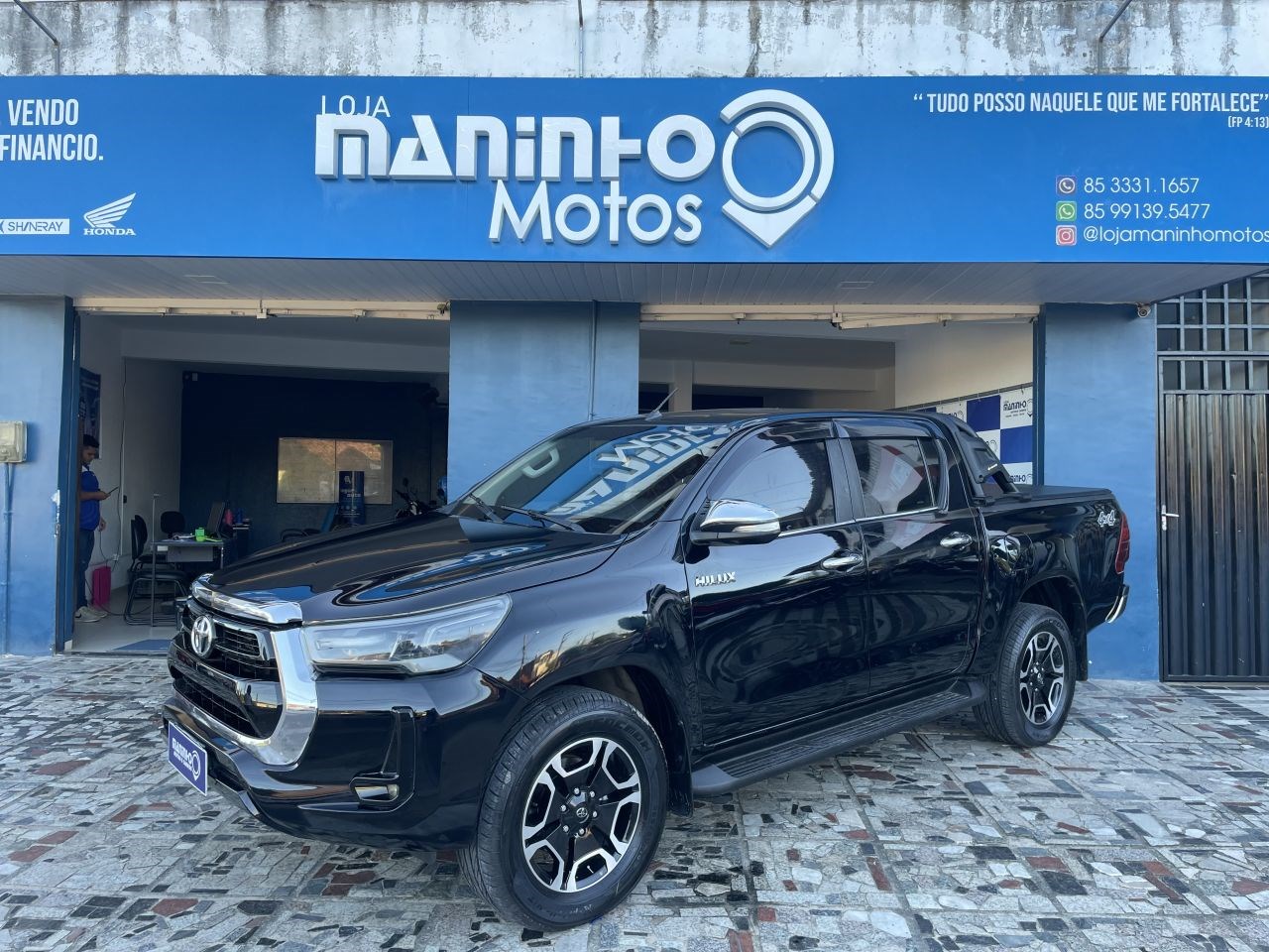 //www.autoline.com.br/carro/toyota/hilux-28-cd-srx-16v-diesel-4p-4x4-turbo-automatico/2017/barreira-ce/24625372