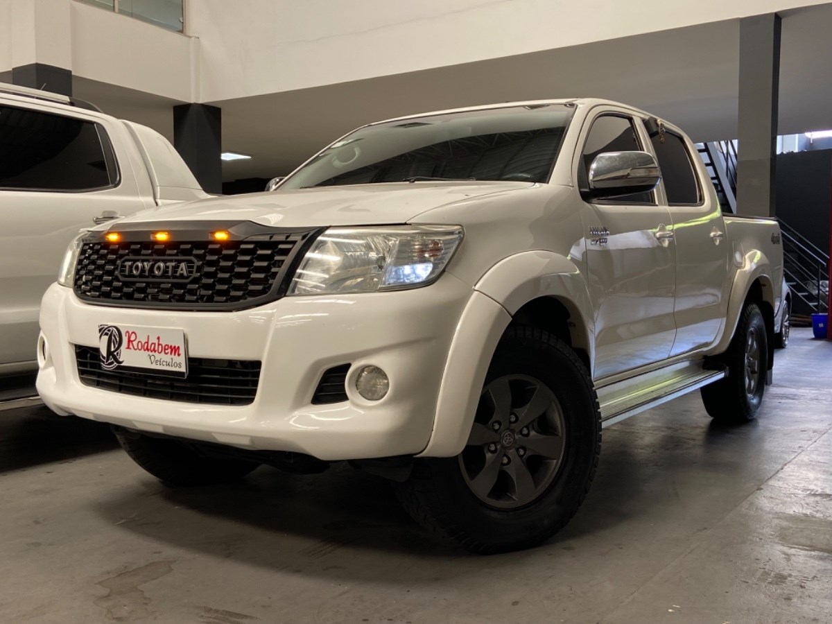 //www.autoline.com.br/carro/toyota/hilux-27-cd-std-16v-flex-4p-4x4-manual/2013/belem-pa/24709558