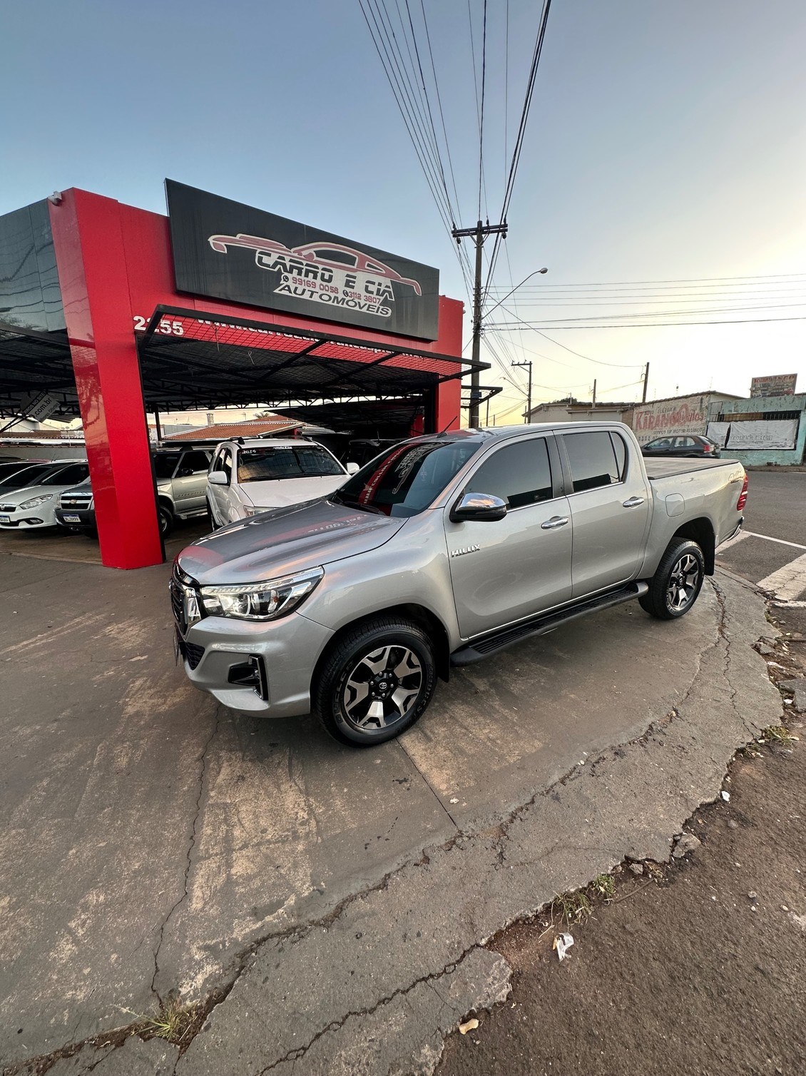 //www.autoline.com.br/carro/toyota/hilux-28-cd-srx-16v-diesel-4p-4x4-turbo-automatico/2019/franca-sp/24741252