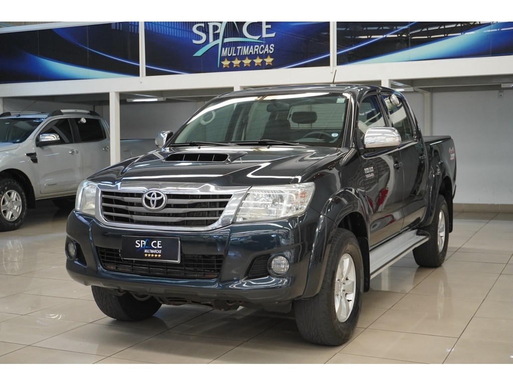 //www.autoline.com.br/carro/toyota/hilux-30-cd-srv-16v-diesel-4p-4x4-turbo-automatico/2013/belo-horizonte-mg/24750477
