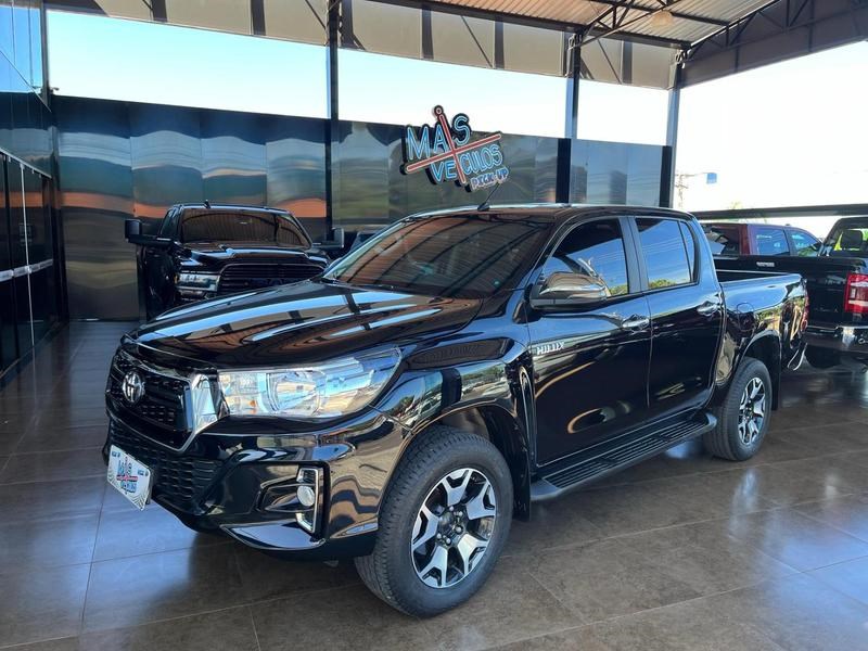 //www.autoline.com.br/carro/toyota/hilux-27-cd-srv-16v-flex-4p-automatico/2019/jatai-go/24769280