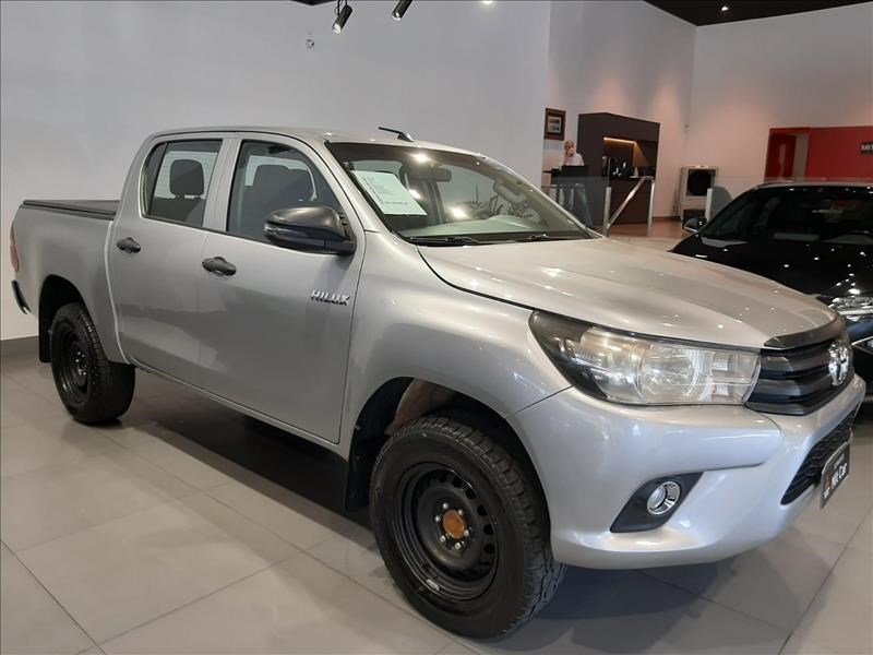 //www.autoline.com.br/carro/toyota/hilux-28-cd-std-16v-diesel-4p-4x4-turbo-manual/2018/belo-horizonte-mg/24771149
