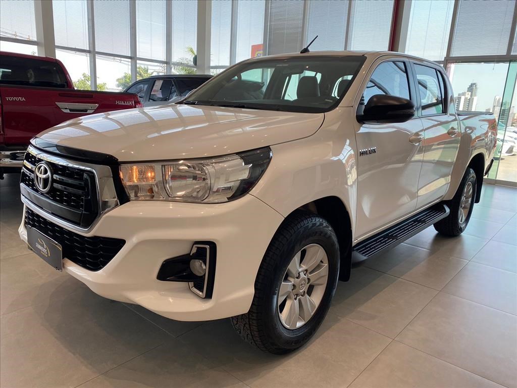 //www.autoline.com.br/carro/toyota/hilux-28-cd-sr-16v-diesel-4p-4x4-turbo-automatico/2020/campo-grande-ms/24787563