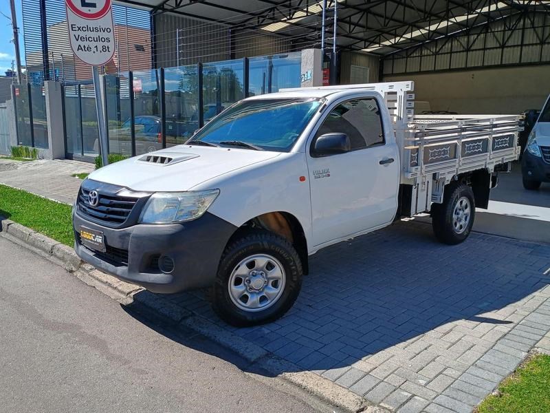 //www.autoline.com.br/carro/toyota/hilux-30-chassi-cs-16v-diesel-2p-4x4-turbo-manual/2015/curitiba-pr/24791297
