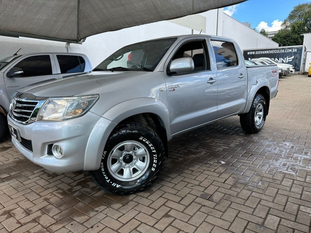//www.autoline.com.br/carro/toyota/hilux-25-cd-std-16v-diesel-4p-4x4-turbo-manual/2012/chopinzinho-pr/24815079