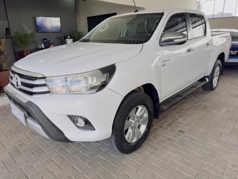 //www.autoline.com.br/carro/toyota/hilux-27-cd-srv-16v-flex-4p-automatico/2017/sinop-mt/24823020