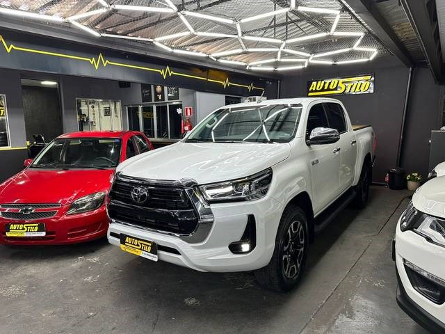 //www.autoline.com.br/carro/toyota/hilux-28-cd-srx-diesel-4p-4x4-turbo-automatico/2024/cataguases-mg/24846253