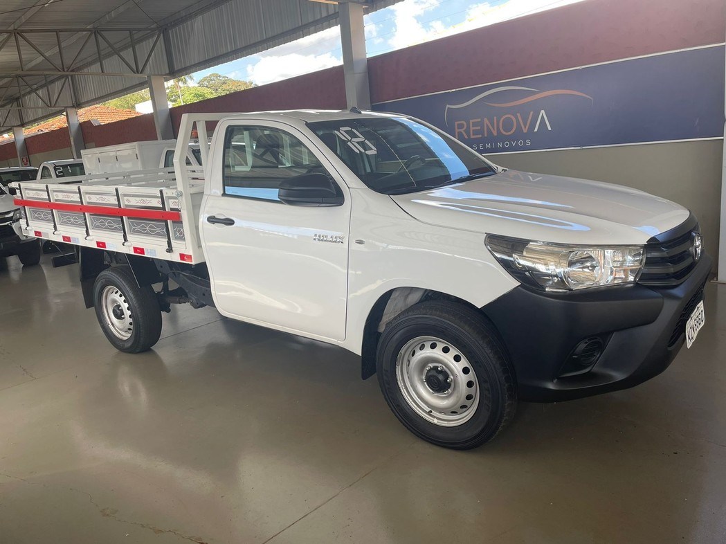 //www.autoline.com.br/carro/toyota/hilux-28-cs-16v-diesel-2p-4x4-turbo-manual/2018/cravinhos-sp/24848114