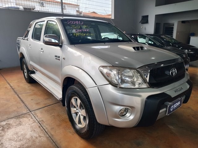 //www.autoline.com.br/carro/toyota/hilux-30-cd-srv-16v-diesel-4p-4x4-turbo-automatico/2010/lins-sp/24876486