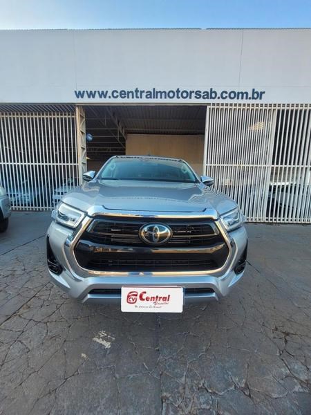 //www.autoline.com.br/carro/toyota/hilux-27-cd-sr-16v-flex-4p-automatico/2021/agua-boa-mt/24878340
