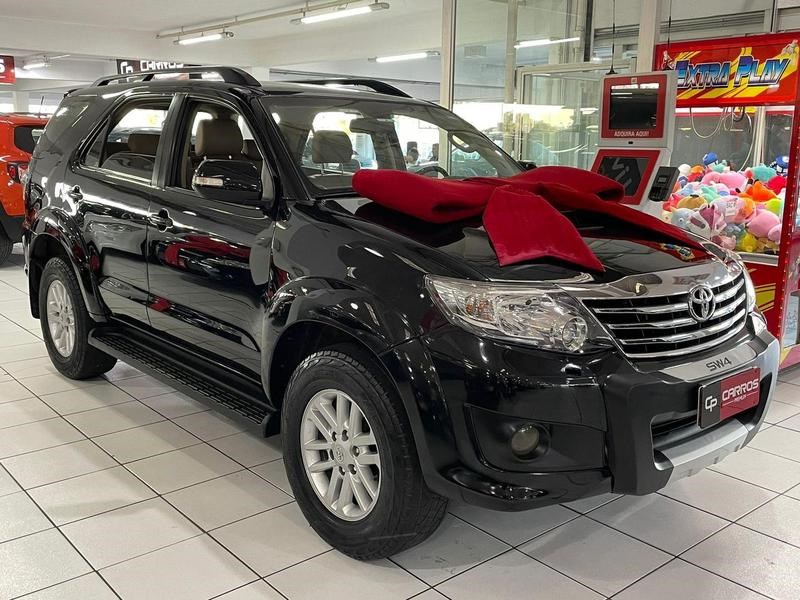 //www.autoline.com.br/carro/toyota/hilux-30-srv-cd-16v-diesel-4p-4x4-turbo-automatico/2014/curitiba-pr/24900939