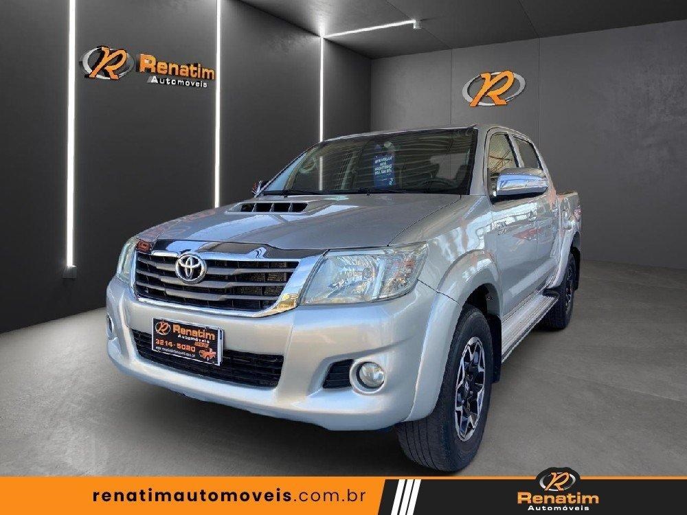 //www.autoline.com.br/carro/toyota/hilux-30-srv-cd-16v-diesel-4p-4x4-turbo-automatico/2014/uberlandia-mg/24902141