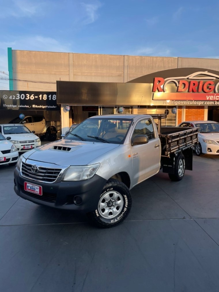 //www.autoline.com.br/carro/toyota/hilux-30-cs-chassi-16v-diesel-2p-4x4-turbo-manual/2012/guarapuava-pr/24902529