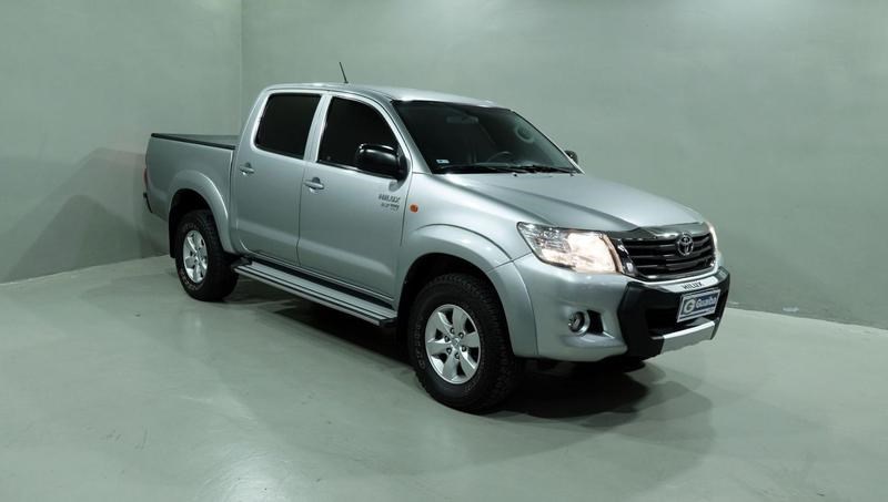 //www.autoline.com.br/carro/toyota/hilux-27-sr-cd-16v-flex-4p-automatico/2015/curitiba-pr/24911761