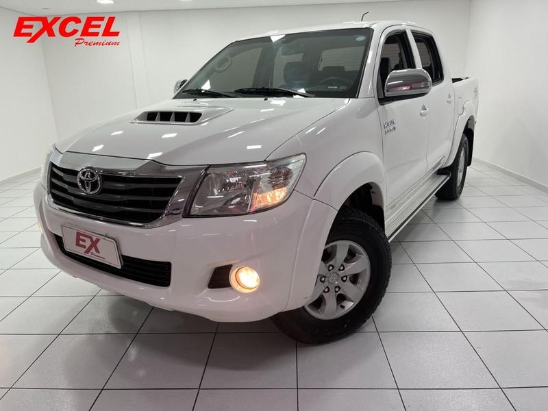 //www.autoline.com.br/carro/toyota/hilux-30-srv-cd-16v-diesel-4p-4x4-turbo-automatico/2014/curitiba-pr/24920624