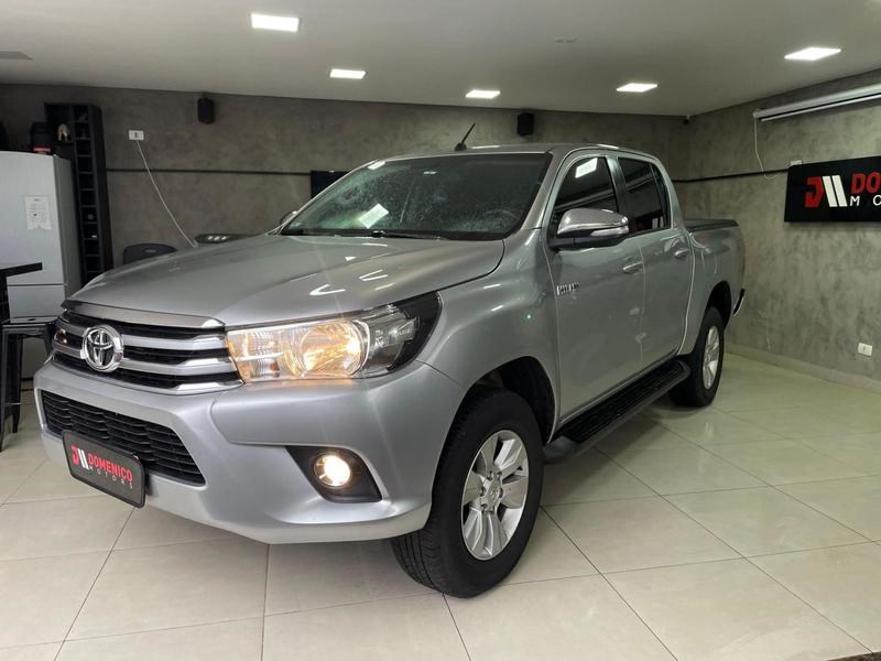 //www.autoline.com.br/carro/toyota/hilux-27-cd-srv-16v-flex-4p-automatico/2017/campo-grande-ms/24921501