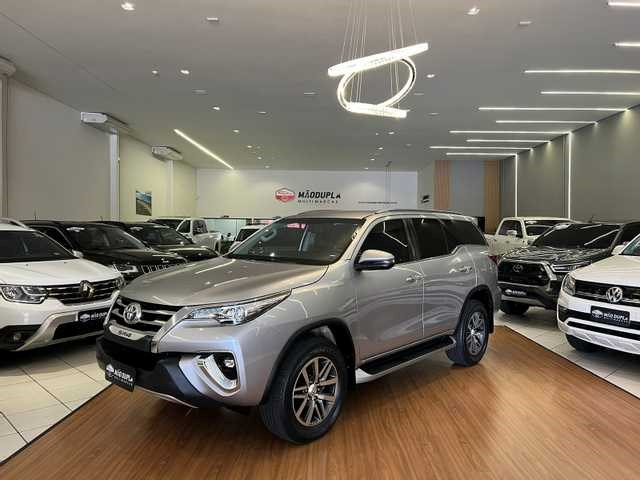 //www.autoline.com.br/carro/toyota/hilux-28-cd-srx-16v-diesel-4p-4x4-turbo-automatico/2019/franca-sp/24949727