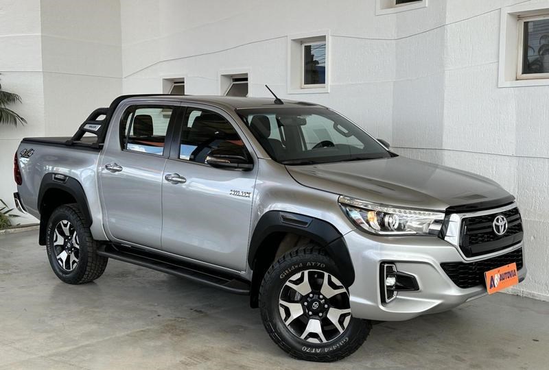 //www.autoline.com.br/carro/toyota/hilux-28-cd-srx-16v-diesel-4p-4x4-turbo-automatico/2020/brasilia-df/24964393