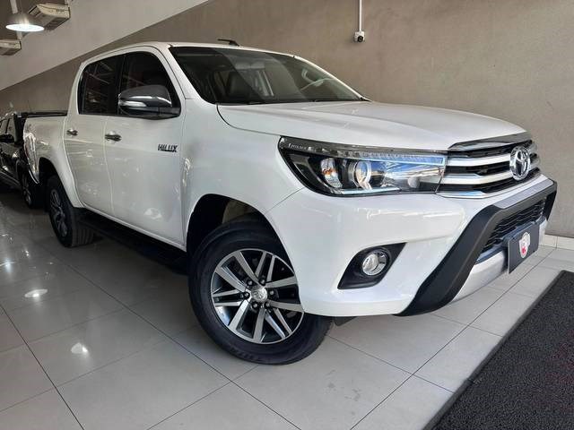 //www.autoline.com.br/carro/toyota/hilux-28-cd-srx-16v-diesel-4p-4x4-turbo-automatico/2017/goiania-go/24992131