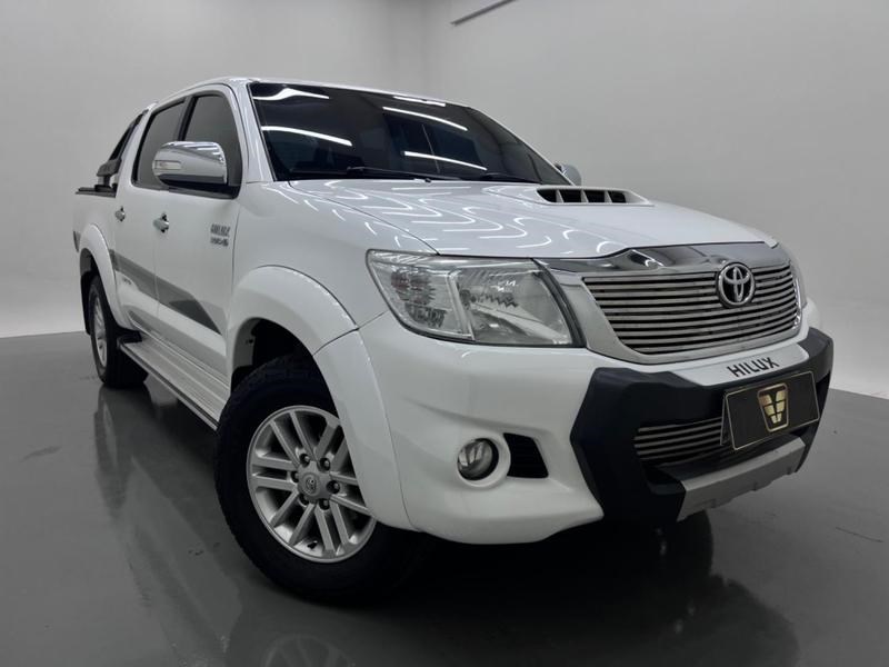 //www.autoline.com.br/carro/toyota/hilux-30-srv-limited-cd-16v-diesel-4p-4x4-turbo-aut/2015/campo-grande-ms/24995497