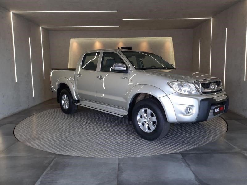 //www.autoline.com.br/carro/toyota/hilux-27-cd-sr-16v-gasolina-4p-manual/2009/brasilia-df/25022816