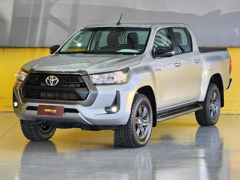 //www.autoline.com.br/carro/toyota/hilux-28-cd-sr-16v-diesel-4p-4x4-turbo-automatico/2021/curitiba-pr/25025249