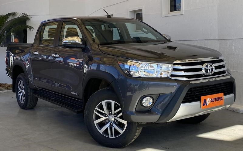 //www.autoline.com.br/carro/toyota/hilux-27-cd-sr-16v-flex-4p-manual/2018/brasilia-df/25029415