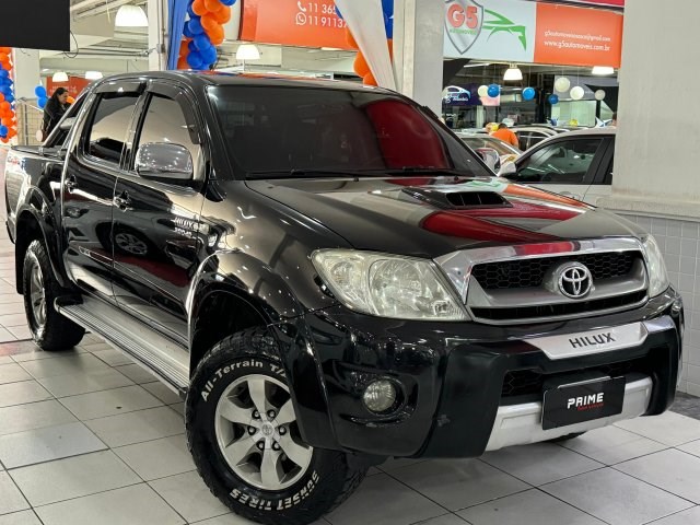 //www.autoline.com.br/carro/toyota/hilux-30-cd-srv-16v-diesel-4p-4x4-turbo-automatico/2009/osasco-sp/25033596