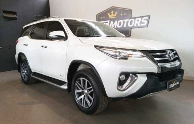 //www.autoline.com.br/carro/toyota/hilux-sw4-28-srx-16v-diesel-4p-4x4-turbo-automatico/2017/rondonopolis-mt/22576452