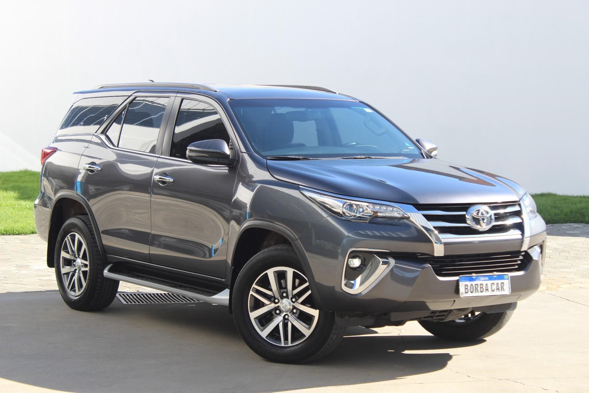 //www.autoline.com.br/carro/toyota/hilux-sw4-28-srx-16v-diesel-4p-4x4-turbo-automatico/2019/rio-do-sul-sc/23488986