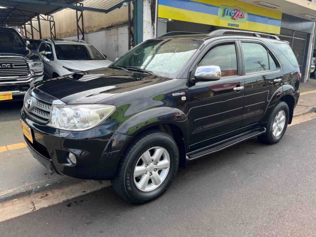 //www.autoline.com.br/carro/toyota/hilux-sw4-30-srv-16v-diesel-4p-4x4-turbo-automatico/2010/ribeirao-preto-sp/23657958
