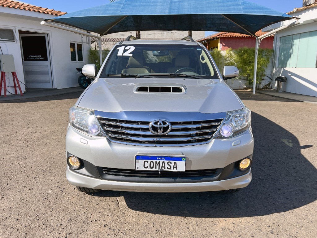 //www.autoline.com.br/carro/toyota/hilux-sw4-30-srv-16v-diesel-4p-4x4-turbo-automatico/2012/marilia-sp/23682547