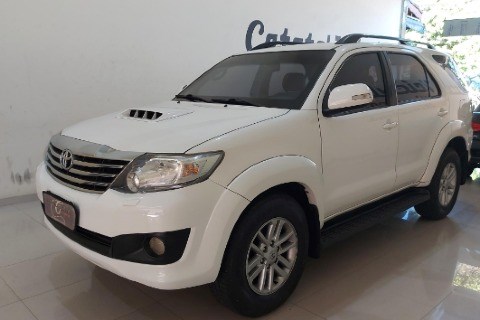 //www.autoline.com.br/carro/toyota/hilux-sw4-30-srv-7l-16v-diesel-4p-4x4-turbo-automatico/2013/sao-paulo-sp/24162798