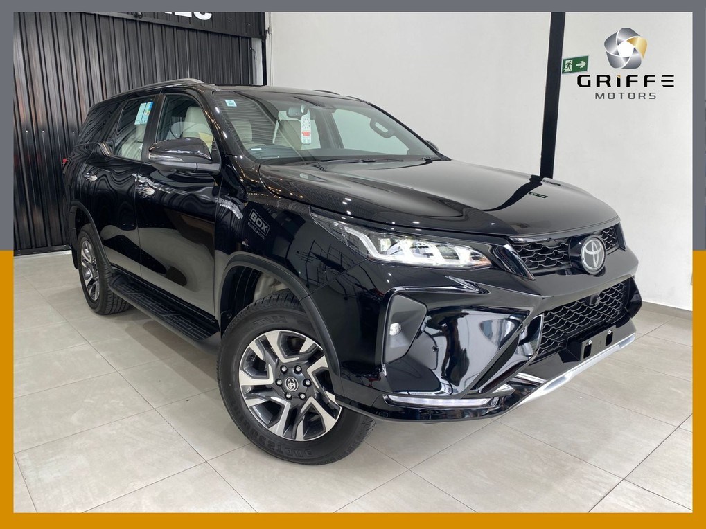 //www.autoline.com.br/carro/toyota/hilux-sw4-28-diamond-7l-16v-diesel-4p-4x4-turbo-automat/2024/sao-paulo-sp/24209458