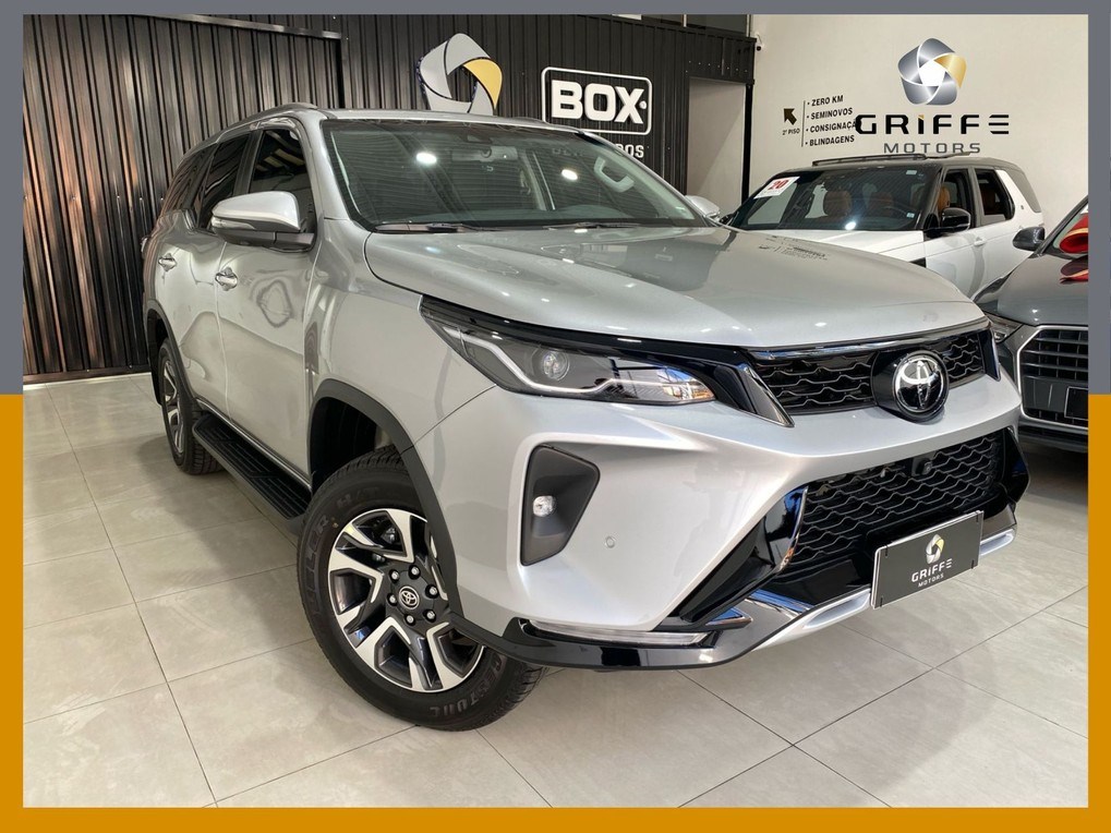 //www.autoline.com.br/carro/toyota/hilux-sw4-28-srx-platinum-7l-16v-diesel-4p-4x4-turbo-au/2024/sao-paulo-sp/24210129