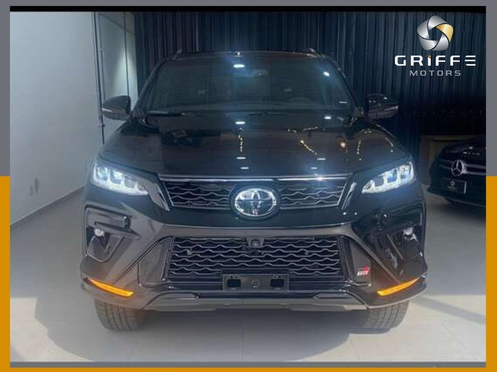 //www.autoline.com.br/carro/toyota/hilux-sw4-28-gr-s-7l-16v-diesel-4p-4x4-turbo-automatico/2024/sao-paulo-sp/24219853
