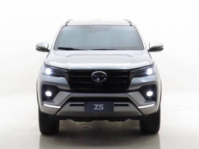 //www.autoline.com.br/carro/toyota/hilux-sw4-28-srx-7l-16v-diesel-4p-4x4-turbo-automatico/2021/recife-pe/24244624
