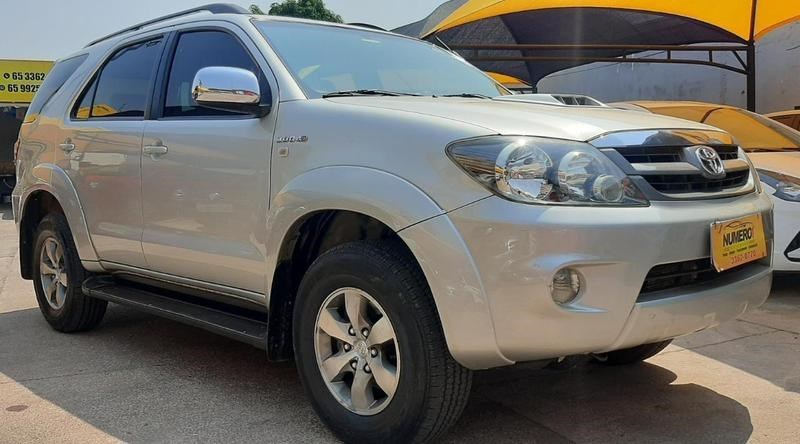 //www.autoline.com.br/carro/toyota/hilux-sw4-30-srv-16v-diesel-4p-4x4-turbo-manual/2008/varzea-grande-mt/24269803